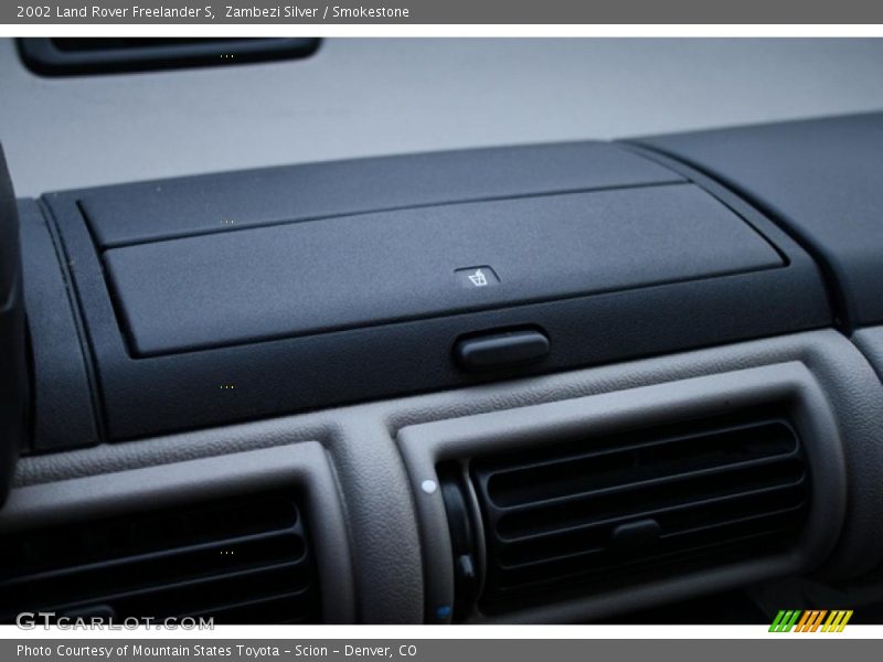 Zambezi Silver / Smokestone 2002 Land Rover Freelander S