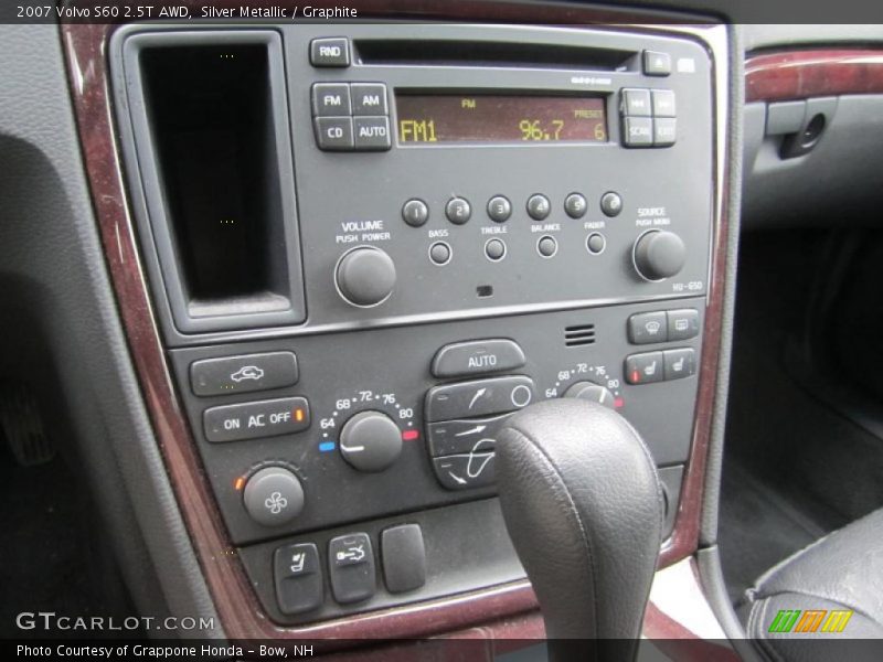 Controls of 2007 S60 2.5T AWD