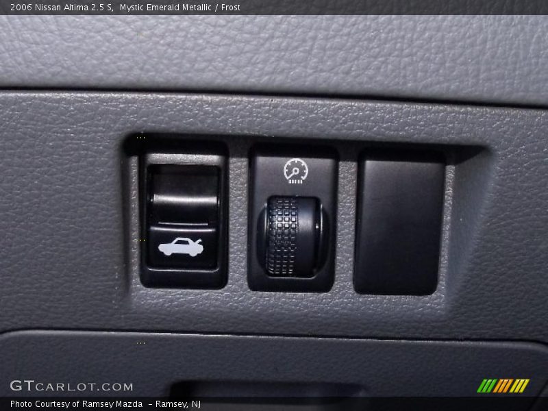 Mystic Emerald Metallic / Frost 2006 Nissan Altima 2.5 S