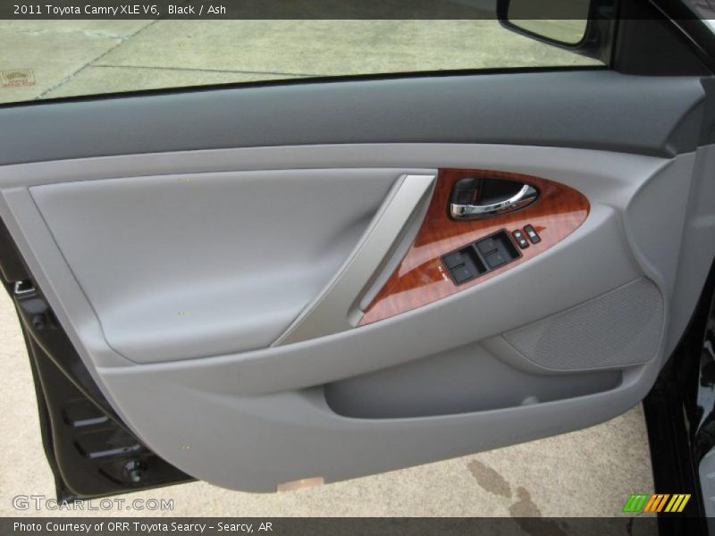 Black / Ash 2011 Toyota Camry XLE V6