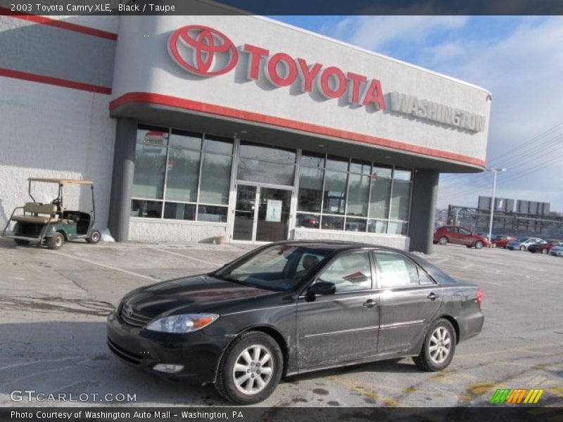 Black / Taupe 2003 Toyota Camry XLE