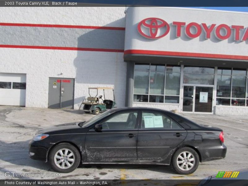 Black / Taupe 2003 Toyota Camry XLE