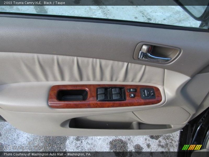 Black / Taupe 2003 Toyota Camry XLE