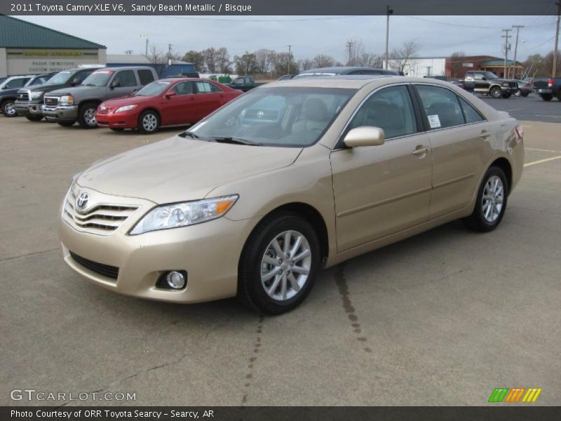 Front 3/4 View of 2011 Camry XLE V6
