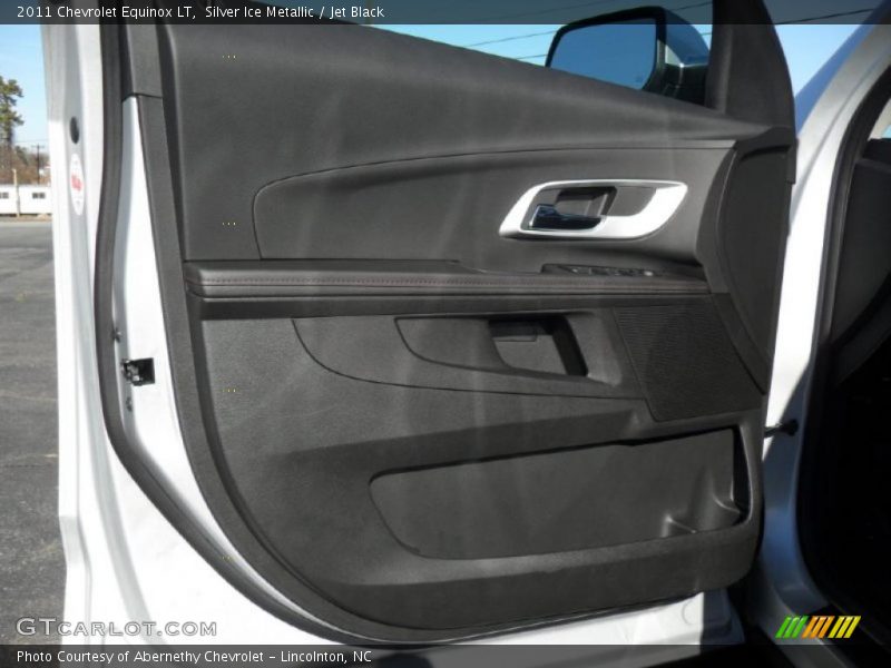 Silver Ice Metallic / Jet Black 2011 Chevrolet Equinox LT