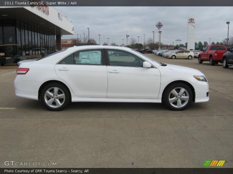 Super White / Ash 2011 Toyota Camry SE