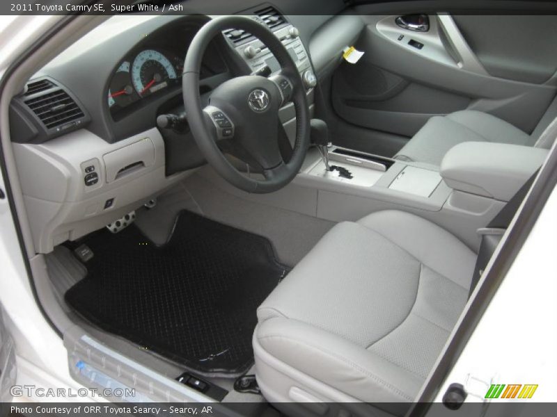  2011 Camry SE Ash Interior