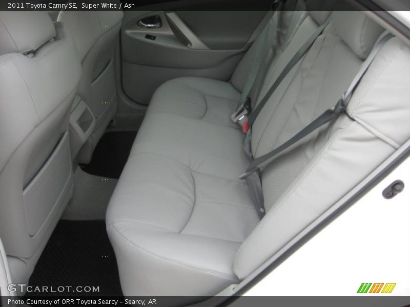 Super White / Ash 2011 Toyota Camry SE