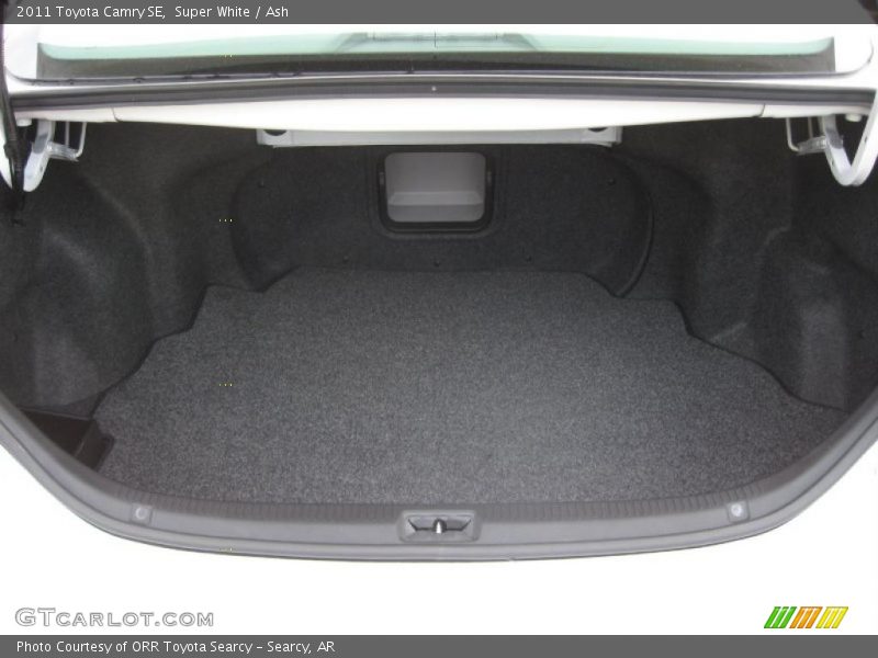 Super White / Ash 2011 Toyota Camry SE