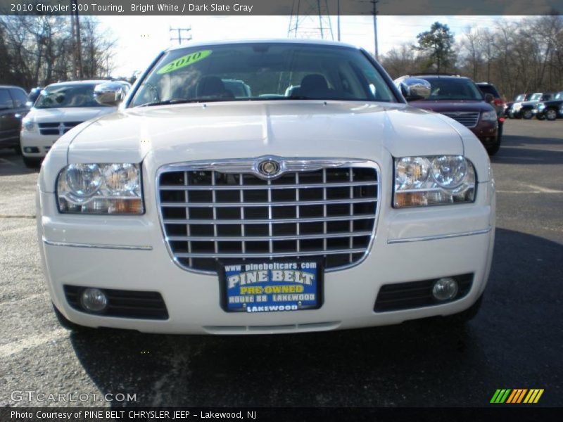 Bright White / Dark Slate Gray 2010 Chrysler 300 Touring