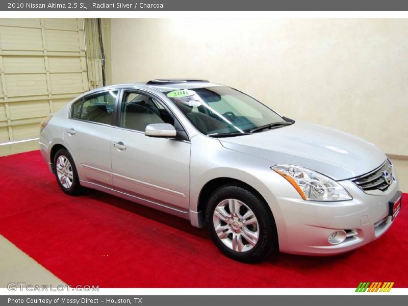Radiant Silver / Charcoal 2010 Nissan Altima 2.5 SL
