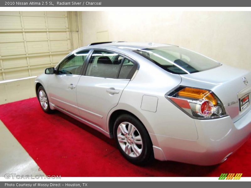 Radiant Silver / Charcoal 2010 Nissan Altima 2.5 SL