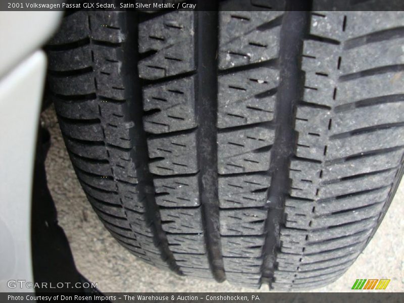 Satin Silver Metallic / Gray 2001 Volkswagen Passat GLX Sedan
