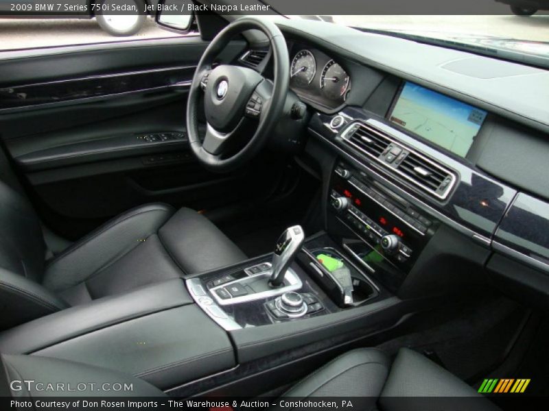 Dashboard of 2009 7 Series 750i Sedan