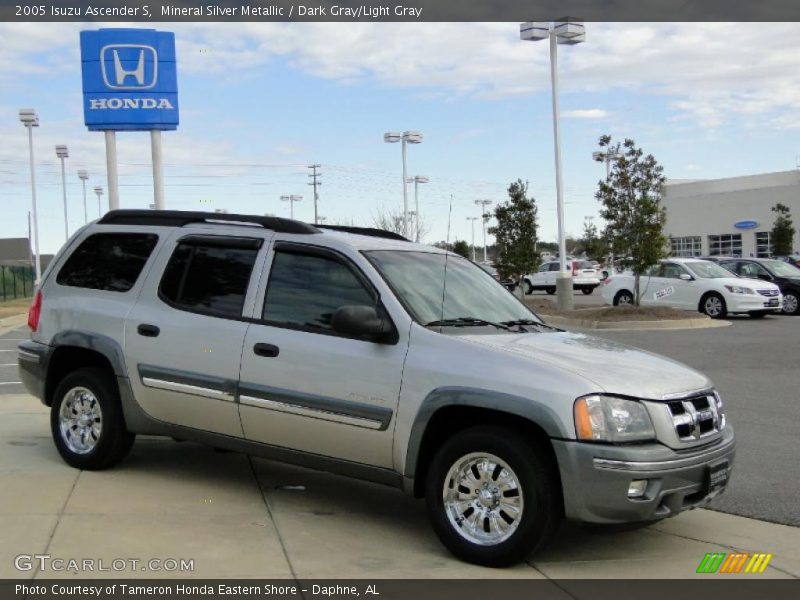 Mineral Silver Metallic / Dark Gray/Light Gray 2005 Isuzu Ascender S