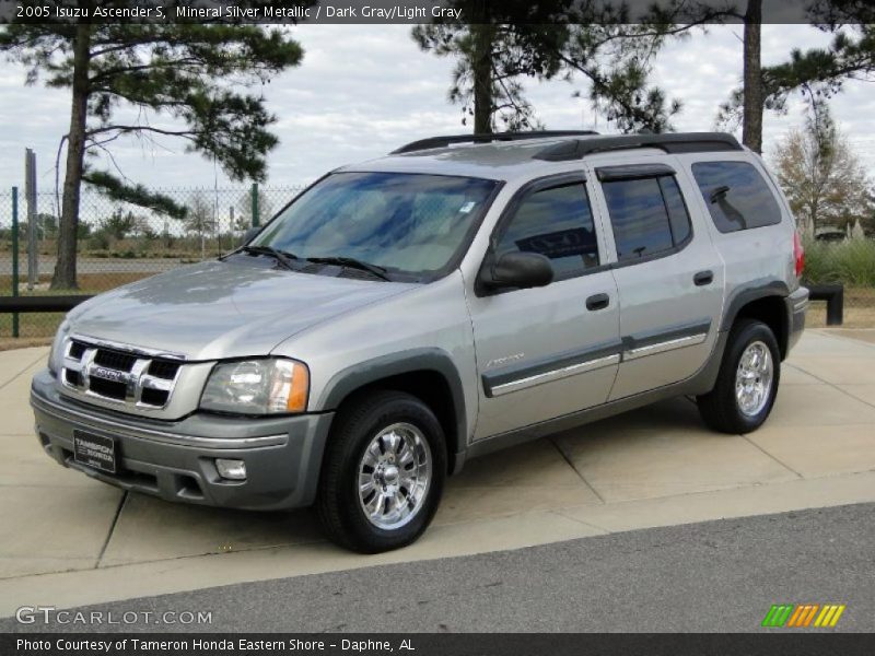 Front 3/4 View of 2005 Ascender S