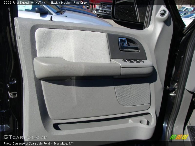 Black / Medium Flint Grey 2006 Ford Expedition XLT 4x4