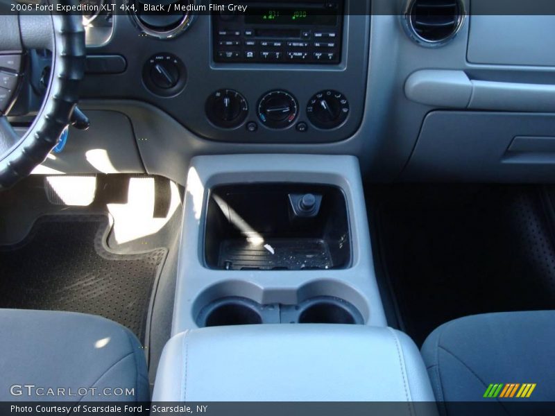 Black / Medium Flint Grey 2006 Ford Expedition XLT 4x4