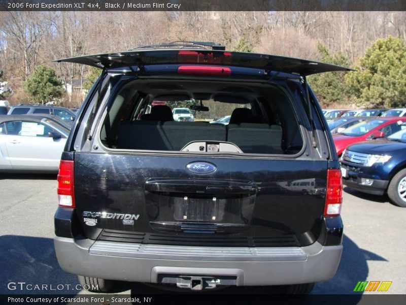 Black / Medium Flint Grey 2006 Ford Expedition XLT 4x4
