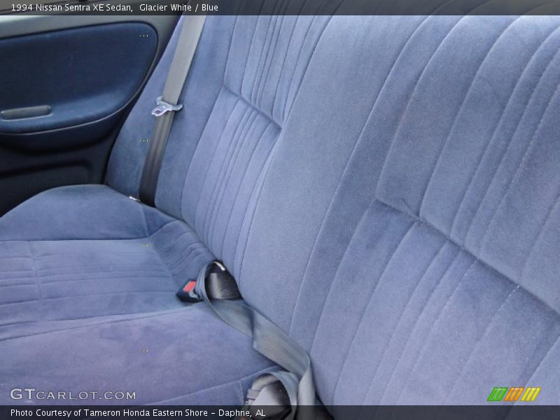 Glacier White / Blue 1994 Nissan Sentra XE Sedan