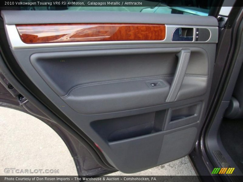 Door Panel of 2010 Touareg VR6 FSI 4XMotion