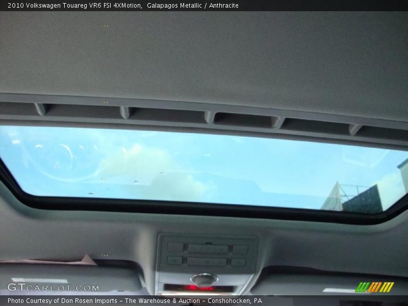 Sunroof of 2010 Touareg VR6 FSI 4XMotion