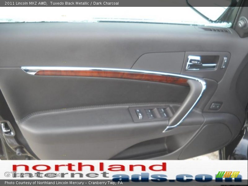 Tuxedo Black Metallic / Dark Charcoal 2011 Lincoln MKZ AWD