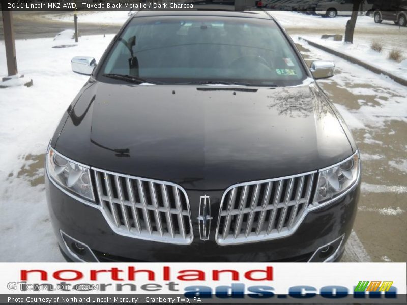 Tuxedo Black Metallic / Dark Charcoal 2011 Lincoln MKZ AWD