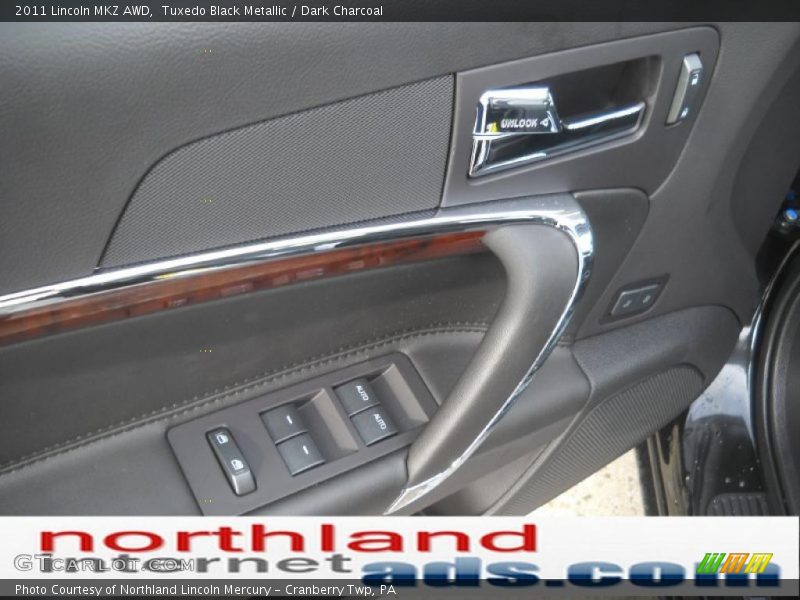 Tuxedo Black Metallic / Dark Charcoal 2011 Lincoln MKZ AWD