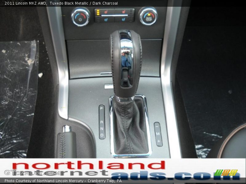 Tuxedo Black Metallic / Dark Charcoal 2011 Lincoln MKZ AWD