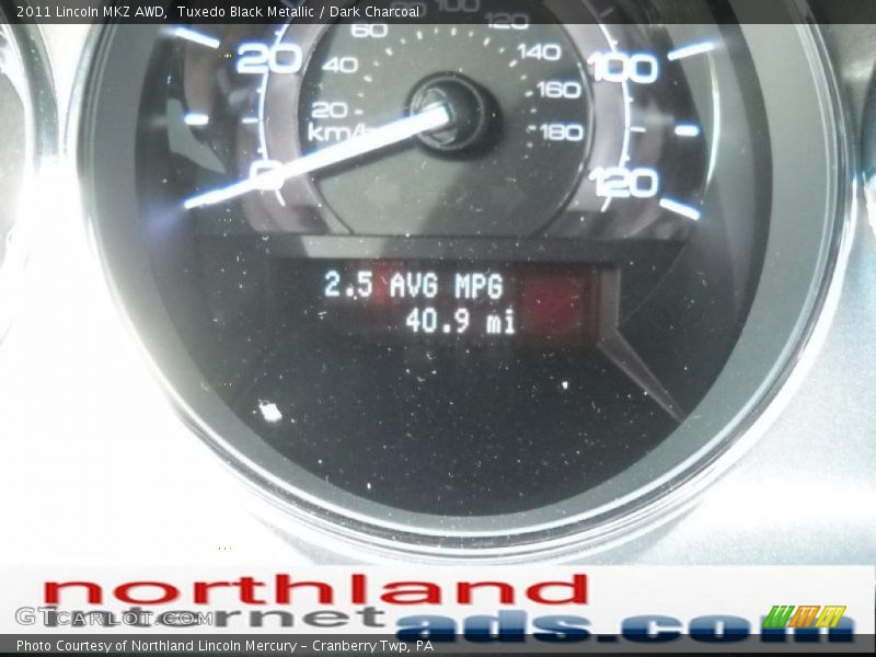 Tuxedo Black Metallic / Dark Charcoal 2011 Lincoln MKZ AWD