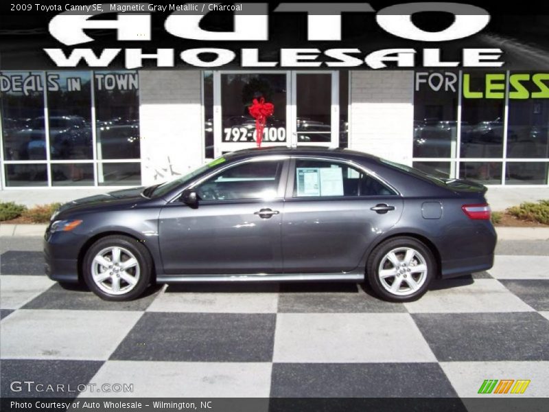 Magnetic Gray Metallic / Charcoal 2009 Toyota Camry SE