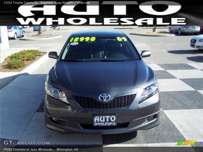 Magnetic Gray Metallic / Charcoal 2009 Toyota Camry SE
