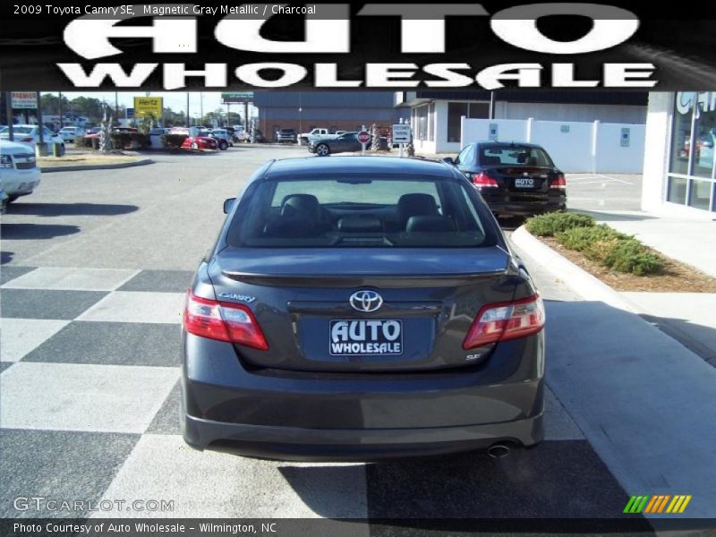 Magnetic Gray Metallic / Charcoal 2009 Toyota Camry SE