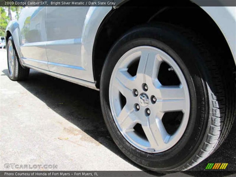 Bright Silver Metallic / Dark Slate Gray 2009 Dodge Caliber SXT