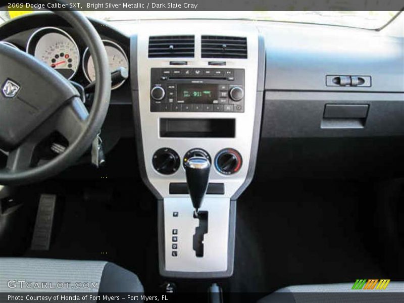 Bright Silver Metallic / Dark Slate Gray 2009 Dodge Caliber SXT