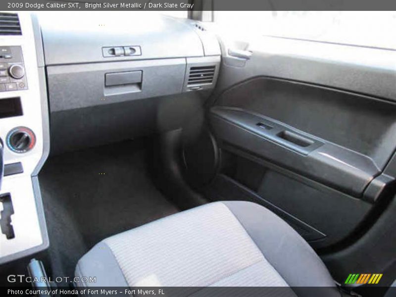 Bright Silver Metallic / Dark Slate Gray 2009 Dodge Caliber SXT