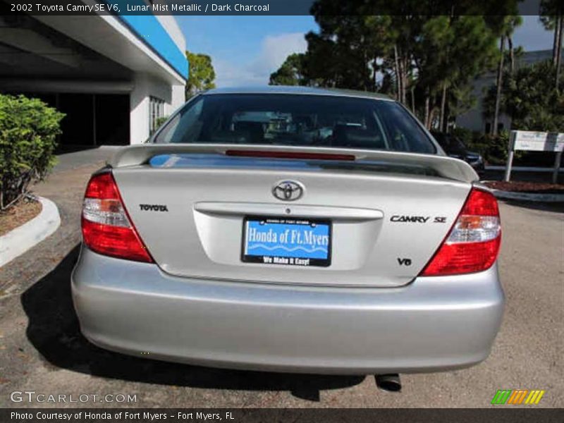 Lunar Mist Metallic / Dark Charcoal 2002 Toyota Camry SE V6