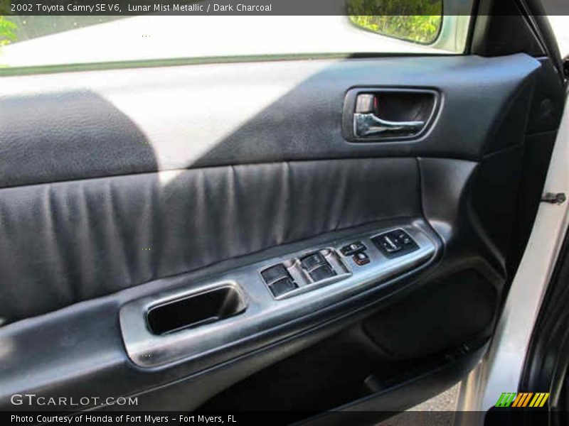 Lunar Mist Metallic / Dark Charcoal 2002 Toyota Camry SE V6