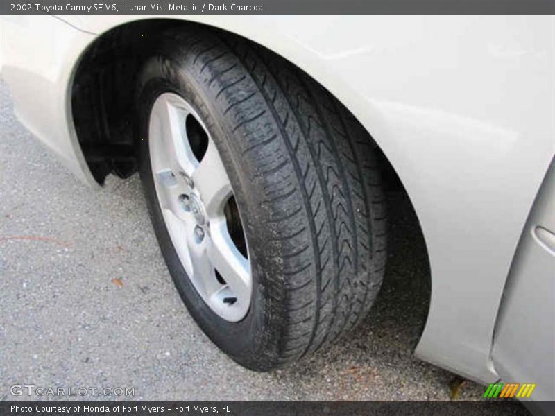 Lunar Mist Metallic / Dark Charcoal 2002 Toyota Camry SE V6