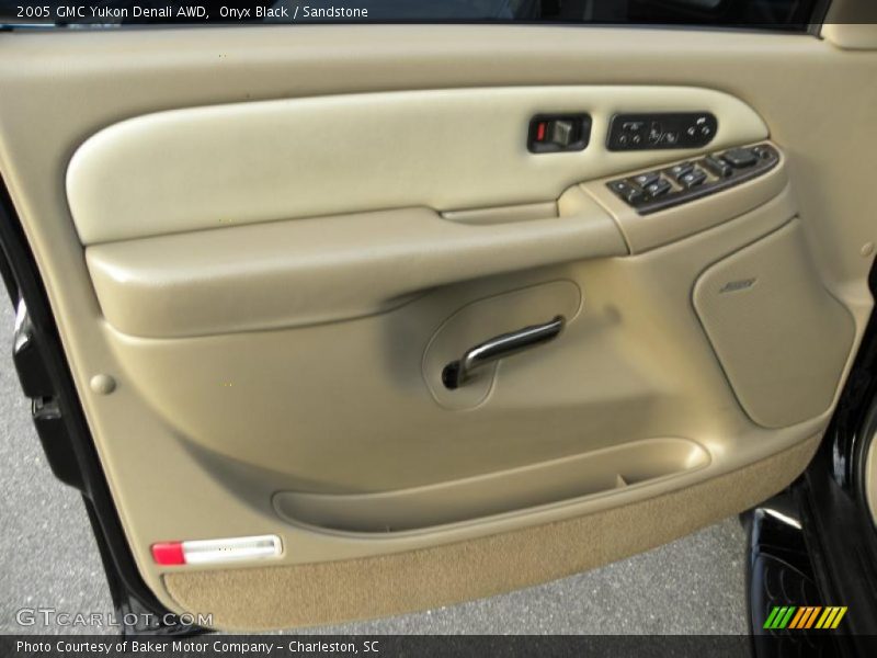 Onyx Black / Sandstone 2005 GMC Yukon Denali AWD