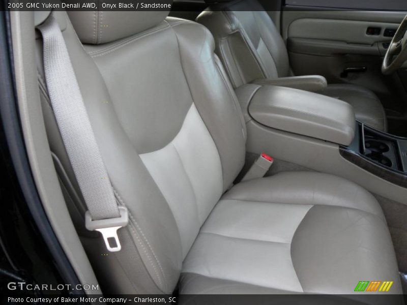 Onyx Black / Sandstone 2005 GMC Yukon Denali AWD