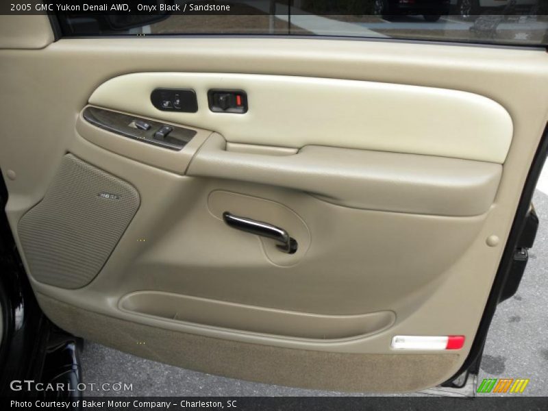 Onyx Black / Sandstone 2005 GMC Yukon Denali AWD