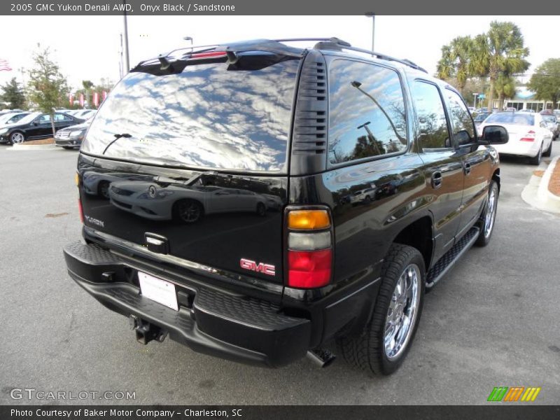 Onyx Black / Sandstone 2005 GMC Yukon Denali AWD