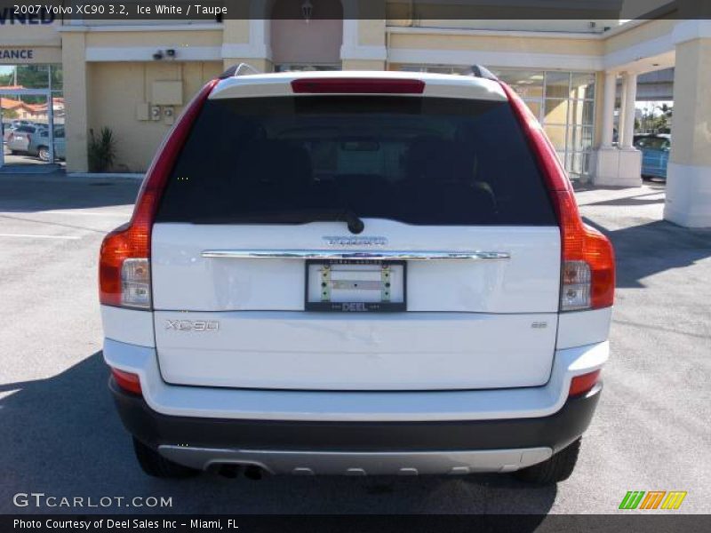 Ice White / Taupe 2007 Volvo XC90 3.2