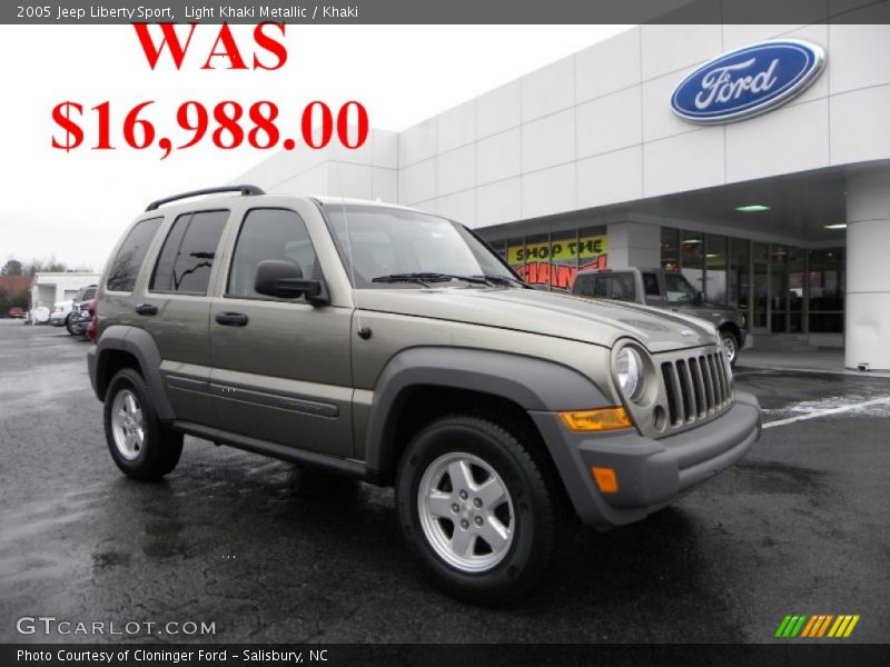 Light Khaki Metallic / Khaki 2005 Jeep Liberty Sport