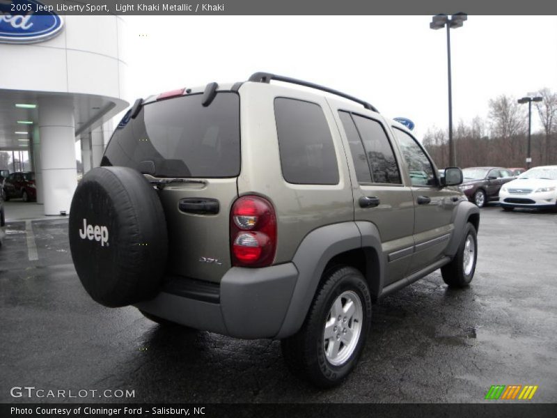 Light Khaki Metallic / Khaki 2005 Jeep Liberty Sport
