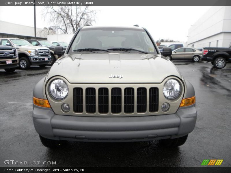 Light Khaki Metallic / Khaki 2005 Jeep Liberty Sport