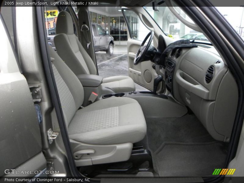 Light Khaki Metallic / Khaki 2005 Jeep Liberty Sport