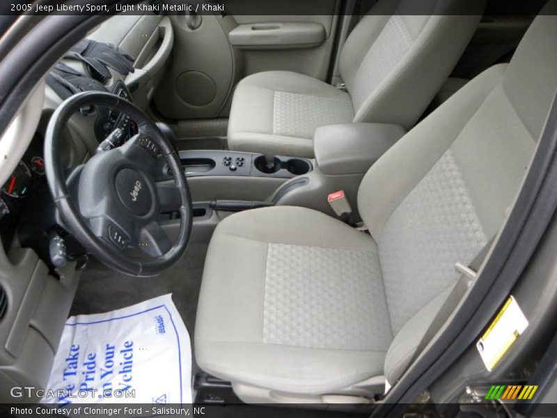Light Khaki Metallic / Khaki 2005 Jeep Liberty Sport